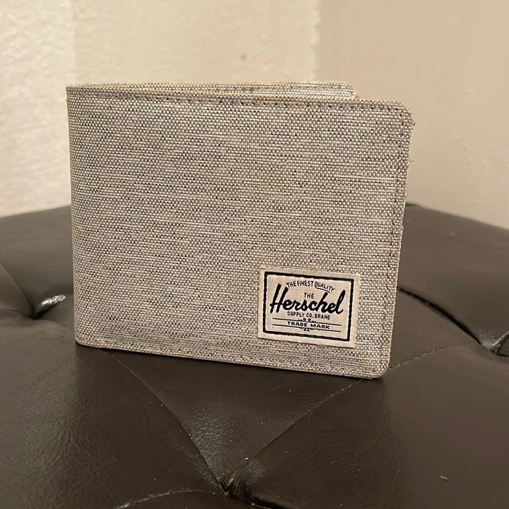 Herschel wallet